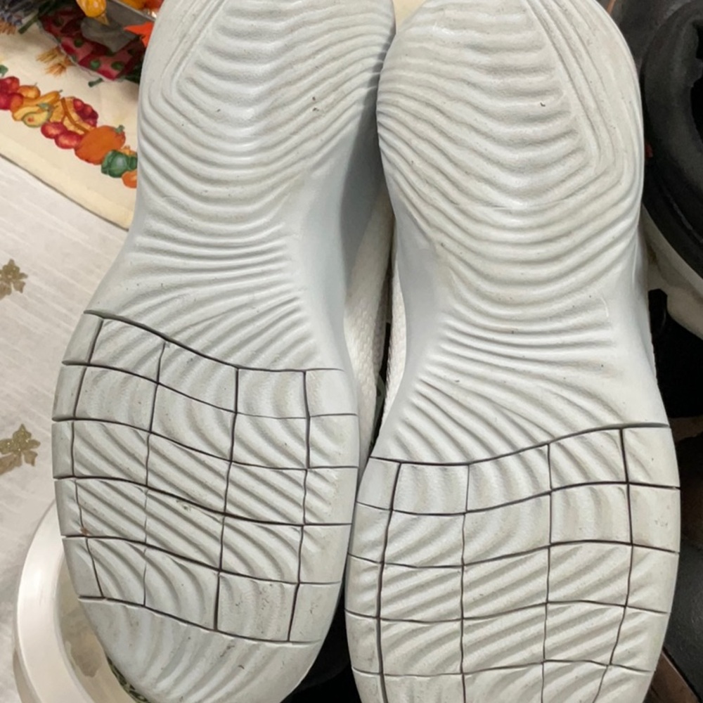 Nike Womens White Sneakers size 9 - Picture 4 of 4